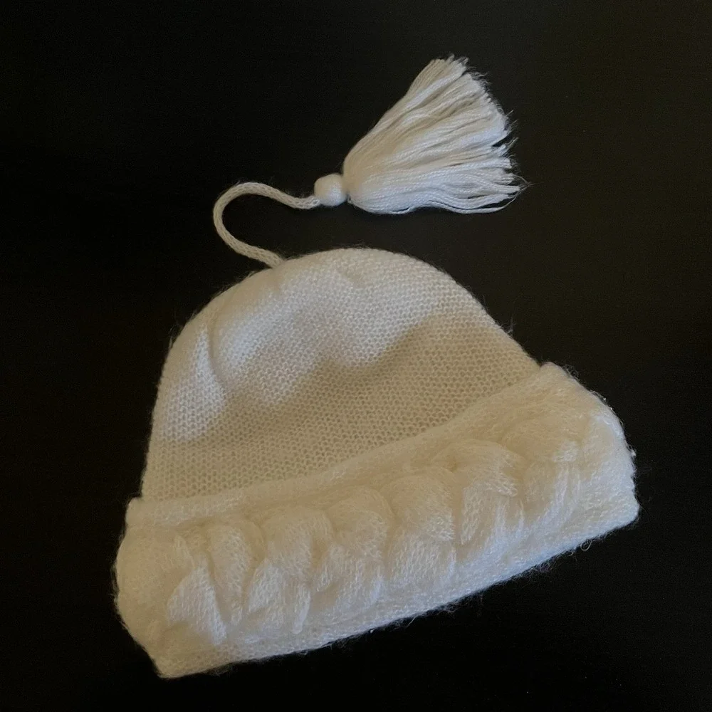 White Cable Knit Cuff Beanie Hat Made in Italy Acrylic Winter Cap Tassel Cozy‎